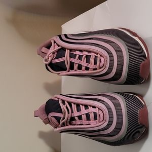 Nike women shoe size 7